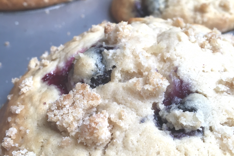 The Perfect Blueberry Crumble Muffin